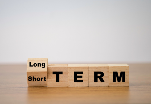 A picture about short-term vs. long-term thinking. 